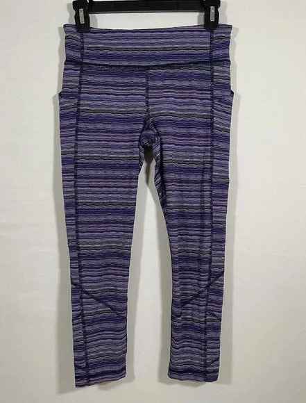 Women’s Lululemon Leggings SZ 6 Wunder Under Cyber Striped Purple Cropped - Picture 1 of 5